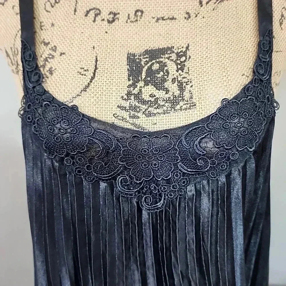 VICTORIA'S Secret Black Pleated Satin Mini Dress Night Gown. Size Medium - Picture 5 of 8